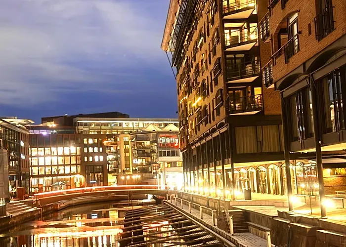 Budget Little With Window Centre *